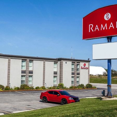Ramada By Wyndham Timmins Hotel Luaran gambar