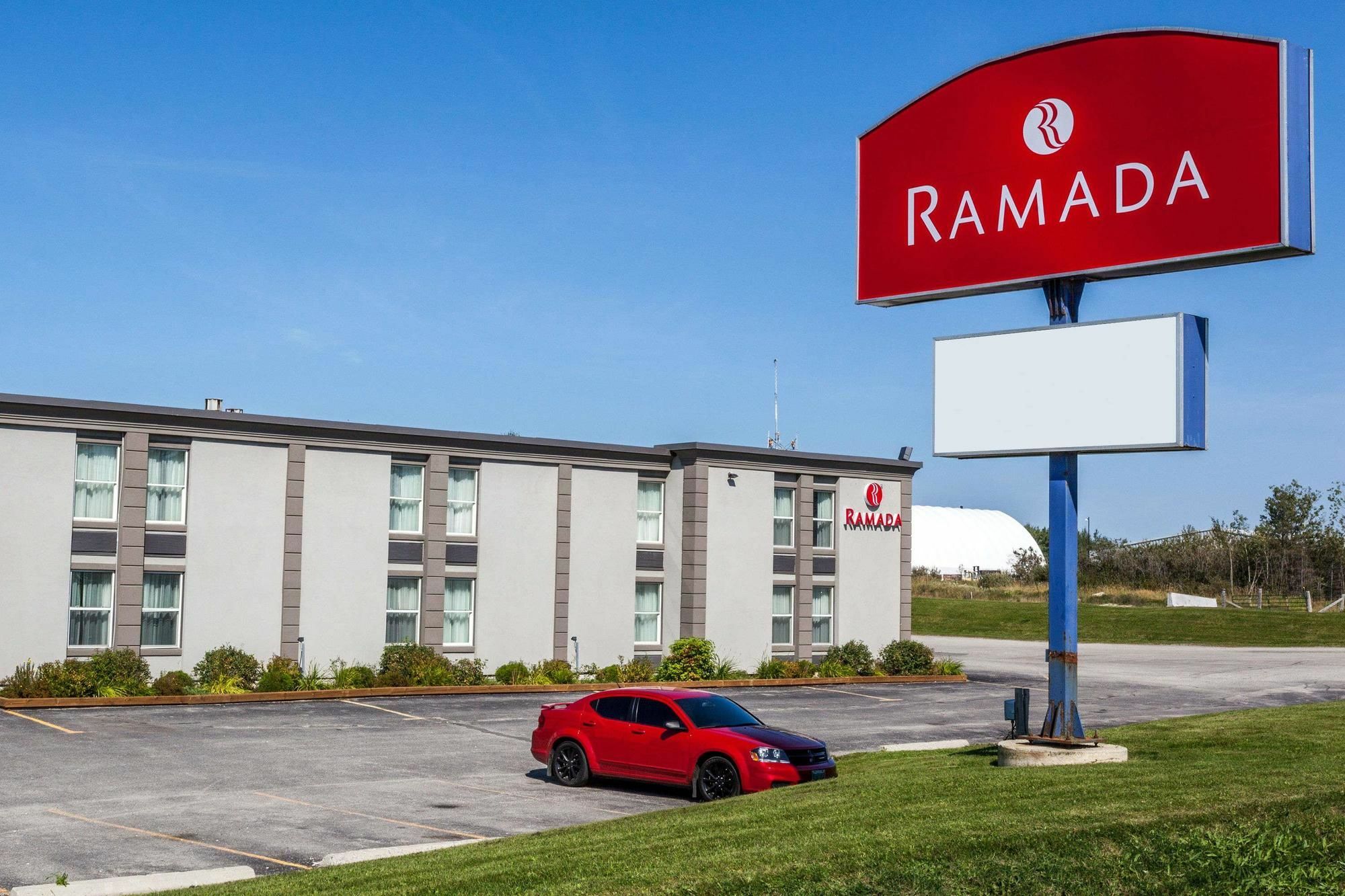Ramada By Wyndham Timmins Hotel Luaran gambar